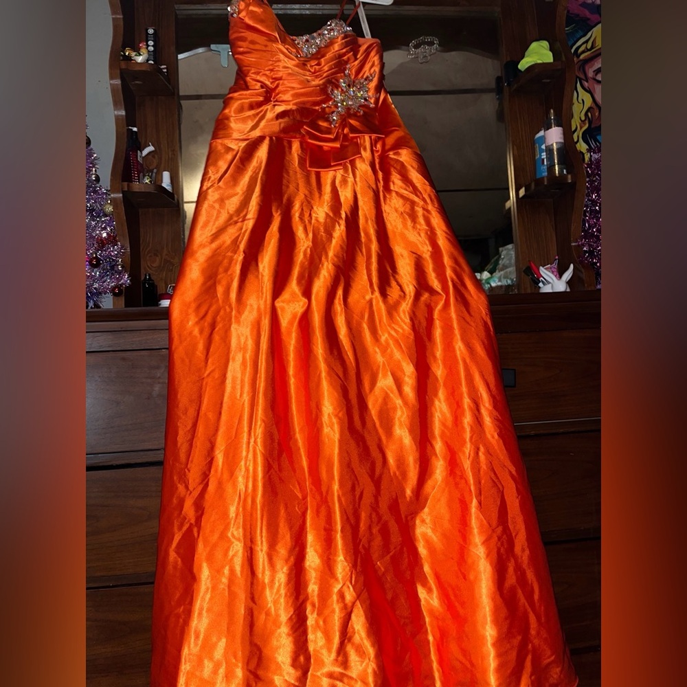 Prom dress - Picture 11 of 16